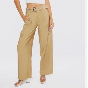 Forever 21 tan wide leg cargo pants with belt Sz S